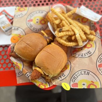 Dave's Hot Chicken - Chicken Shop Near Me - Plano, Texas