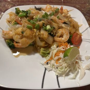 Noodle House - Drunken noodles with shrimp - noodles were too thick and soggy/gooey. Not good! - Thai Near Me - Fairbanks, Alaska Noodle House - Drunken noodles with shrimp - noodles were too thick and soggy/gooey. Not good! - Thai Near Me - Fairbanks, Alaska