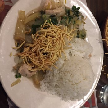 Wing's Restaurant - Chicken chow mein combo ( egg roll missing in photo) - Chinese Near Me - Columbus, Ohio Wing's Restaurant - Chicken chow mein combo ( egg roll missing in photo) - Chinese Near Me - Columbus, Ohio