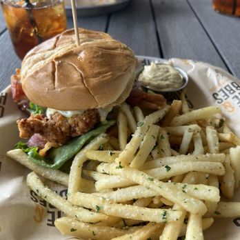 Ollie & Hobbs Craft Kitchen - Buttermilk Fried Chicken & Garlic Parm Fries - Desserts Near Me - Omaha, Nebraska Ollie & Hobbs Craft Kitchen - Buttermilk Fried Chicken & Garlic Parm Fries - Desserts Near Me - Omaha, Nebraska
