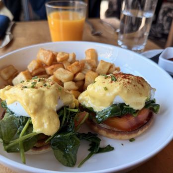 192 At The Blake - Egg Benedict - Wine Bars Near Me - Taos Ski Valley, New Mexico 192 At The Blake - Egg Benedict - Wine Bars Near Me - Taos Ski Valley, New Mexico