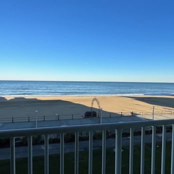 Coastal Hotel & Suites - Hotels Near Me - Virginia Beach, Virginia