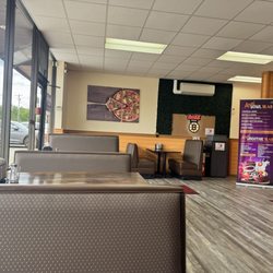 Seating area (early before lunch)