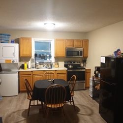 Hostel Around the Bend - Bunkhouse kitchen