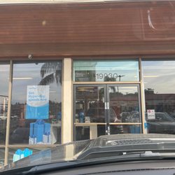AT&T Store - Woodland Hills - This is the store entrance