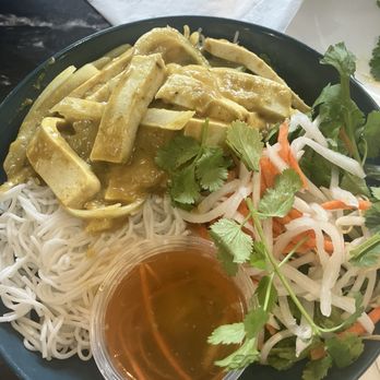 Pho Momma - Curry noodles with tofu - Noodles Near Me - Sacramento, California
