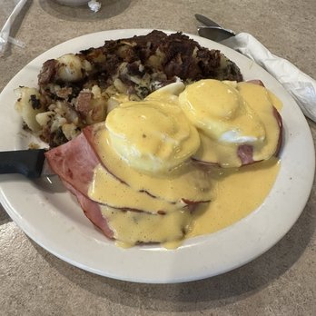 Red Apple Cafe - Classic eggs, Benedict - Breakfast & Brunch Near Me - Fresno, California Red Apple Cafe - Classic eggs, Benedict - Breakfast & Brunch Near Me - Fresno, California
