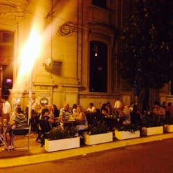 Banco Pub - El mismísimo centro centro de Victoria y su vida nocturna.