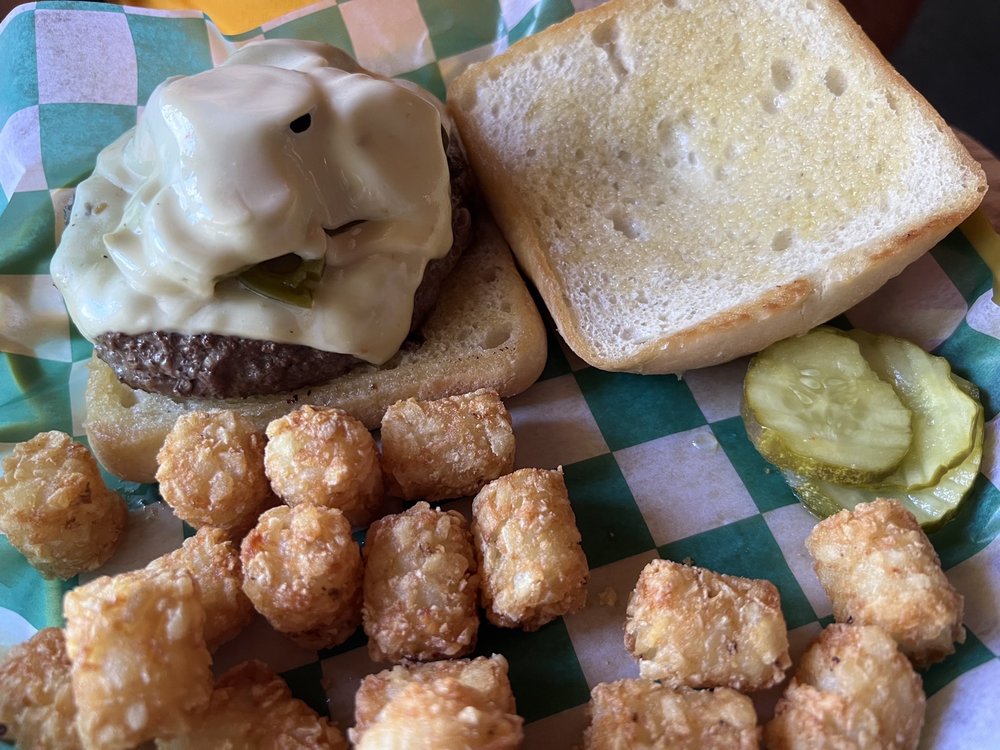 HUB’S RIVERBEND RESTAURANT & BAR Updated August 2024 13 Photos & 10