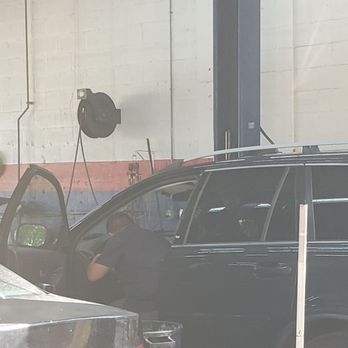 Pete's Complete Auto Service - Mechanic at Pete's garage working on my Volvo. - Auto Repair Near Me - Lauderhill, Florida Pete's Complete Auto Service - Mechanic at Pete's garage working on my Volvo. - Auto Repair Near Me - Lauderhill, Florida