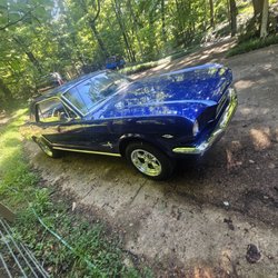 Leon's Autobody & Sales