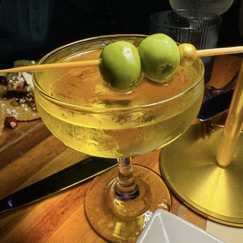 Sobre Mesa - Saffron martini - Cocktail Bars Near Me - Oakland, California