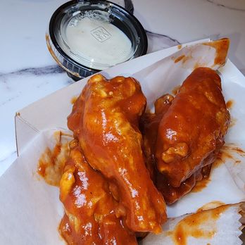 Nick's Pizza South Beach - Wings - Pizza Near Me - Miami Beach, Florida