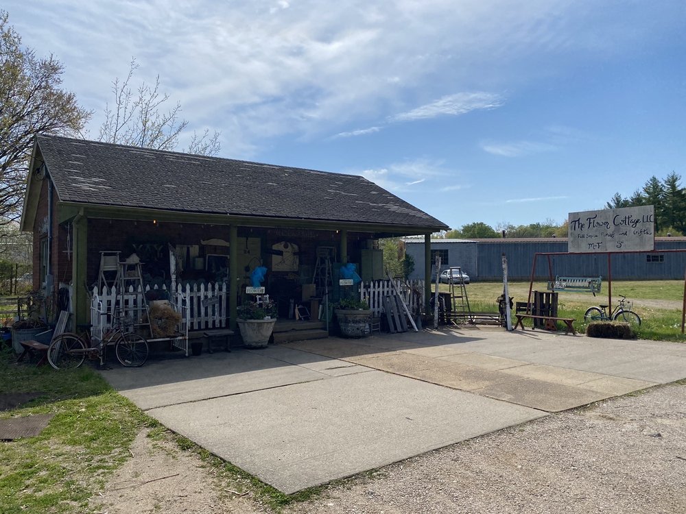 FLOWER COTTAGE Updated April 2024 24 S Allen St, Bonne Terre