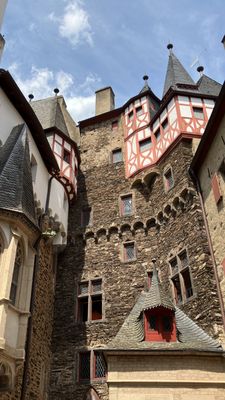 Eltz Castle by null