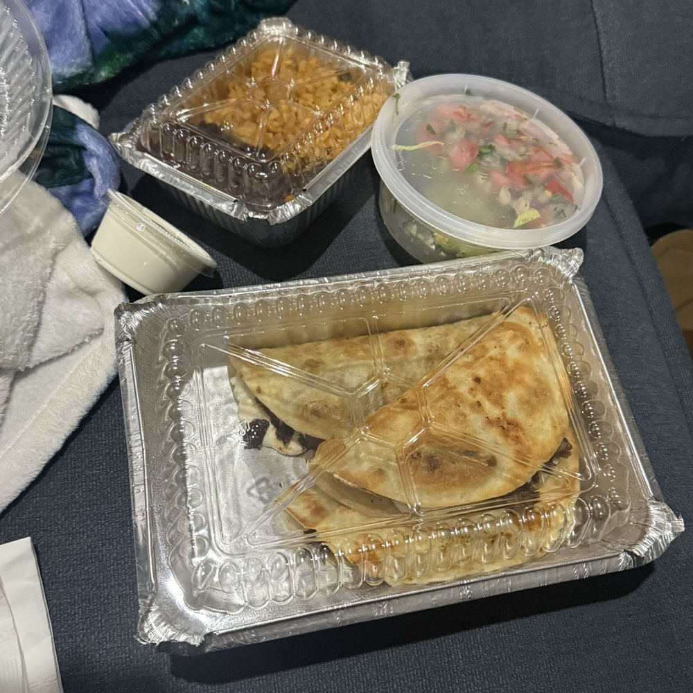 Plaza Garibaldi Mexican Restaurant - Steak Quesadilla with rice and beans - Mexican Near Me - Yonkers, New York Plaza Garibaldi Mexican Restaurant - Steak Quesadilla with rice and beans - Mexican Near Me - Yonkers, New York
