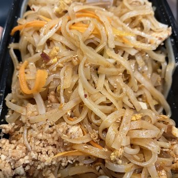 Noodlefan - a close up of a plate of food - Thai Near Me - Castleton Corners, New York