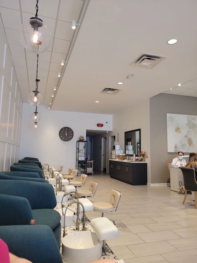 BASECOAT on Fifth Nail Spa