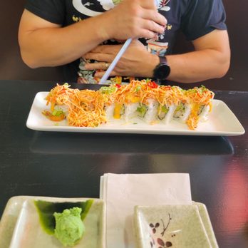 Haru Sushi Izakaya - Dragon roll - Sushi Bars Near Me - Fort Wayne, Indiana