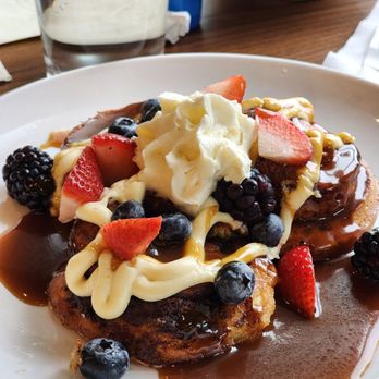 Another Broken Egg Cafe - Cinnamon roll French toast - Breakfast & Brunch Near Me - Elkridge, Maryland