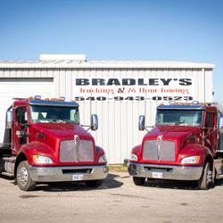 Bradley's 24hr Towing - Trucking