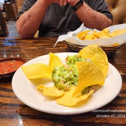 Gabino's Mexican Grill - Salsa chips and chunky guacamole