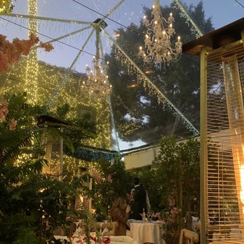 Il Cielo - Outdoor seating - Italian Near Me - Beverly Hills, California Il Cielo - Outdoor seating - Italian Near Me - Beverly Hills, California