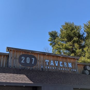 The 207 Tavern - the front of the building - Pubs Near Me - Eliot, Maine