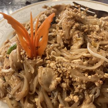Thai Nine Restaurant - Chicken Pad Thai - Thai Near Me - Carmel, Indiana
