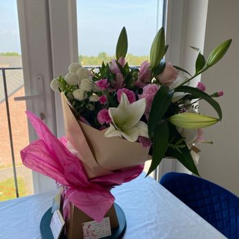 Simpson's Florist - Who wouldn't love this? - Florists Near Me - Edinburgh, EDH Simpson's Florist - Who wouldn't love this? - Florists Near Me - Edinburgh, EDH