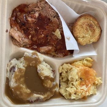 Paschal's - Pulled pork combo with Mac and cheese, mashed potatoes and gravy, and cornbread - Southern Near Me - Atlanta, Georgia