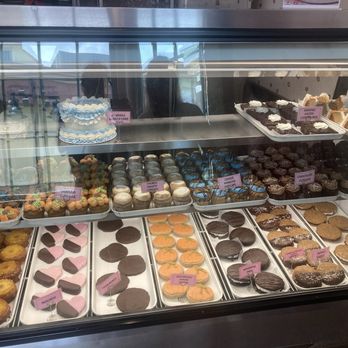 Erin McKenna's Bakery - Bakeries Near Me - Orlando, Florida Erin McKenna's Bakery - Bakeries Near Me - Orlando, Florida