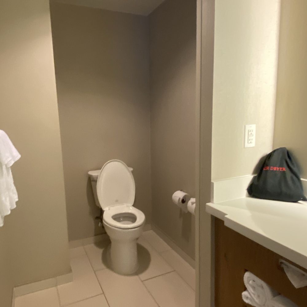 SpringHill Suites by Marriott Anaheim Maingate - 2 Queen Studio Suite Bathroom - Hotels Near Me - Anaheim, California SpringHill Suites by Marriott Anaheim Maingate - 2 Queen Studio Suite Bathroom - Hotels Near Me - Anaheim, California