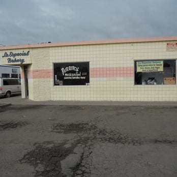 La Especial Bakery - front view - Mexican Near Me - Oxnard, California La Especial Bakery - front view - Mexican Near Me - Oxnard, California