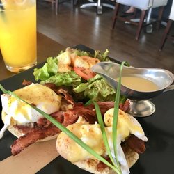 Tymad Bistro - Crisp Bacon Benny- Excellent!  Muffin can be toasted more.