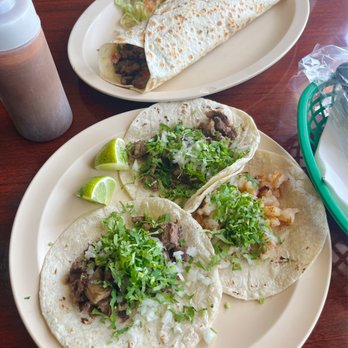 Los Amigos Dos - Steak Burrito Hardshell Tacos - Mexican Near Me - Dunedin, Florida
