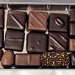 Chocolat Illèné - My chocolate assorted box - it's going to be eaten  ! 1/11/24