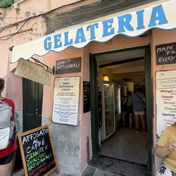 Gelateria il porticciolo - Fachada del negocio