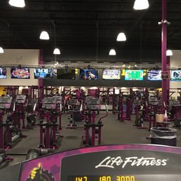 Come get your workout in at PF! It's NYE and dead as a door knob! No one to wait for a machine. #noexcuses