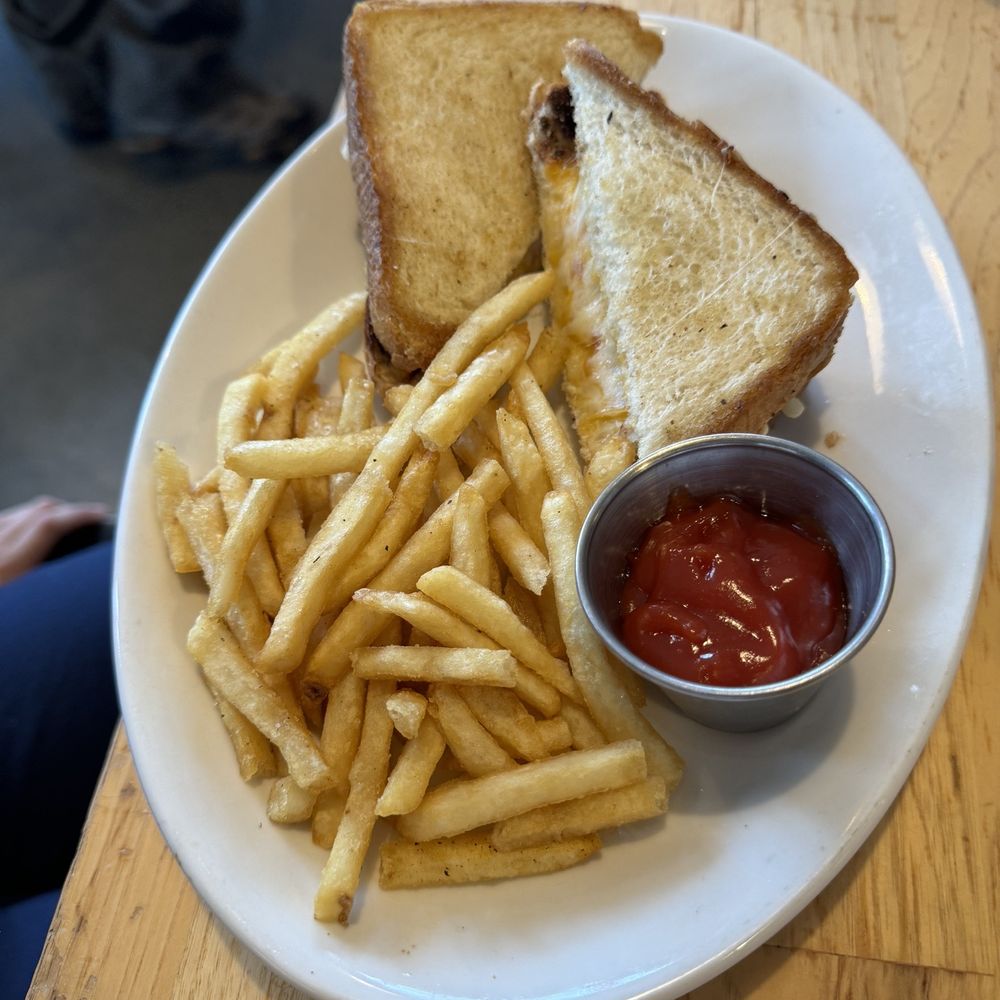 Black Oak Grill - Grilled Cheese Sandwich & Fries - kids meal - American Near Me - Branson, Missouri