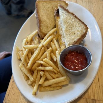 Black Oak Grill - Grilled Cheese Sandwich & Fries - kids meal - American Near Me - Branson, Missouri Black Oak Grill - Grilled Cheese Sandwich & Fries - kids meal - American Near Me - Branson, Missouri