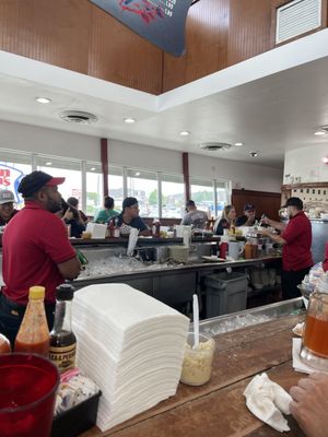 Captain Tom's by null