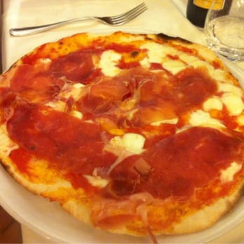 Vanni - Pizza Margarita with prosciutto ham and buffalo mozzarella cheese ... Yummy! - Desserts Near Me - Rome, RM