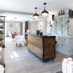 Liv Salon - Reception area