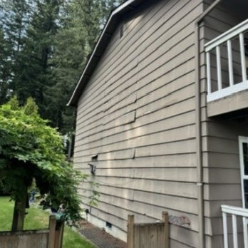 Advanced Home Repairs - Before/Siding hanging off - General Contractors Near Me - Marysville, Washington Advanced Home Repairs - Before/Siding hanging off - General Contractors Near Me - Marysville, Washington