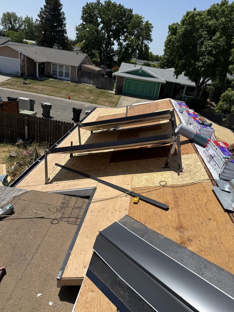 Slide of Gonzalez Roofing Pros