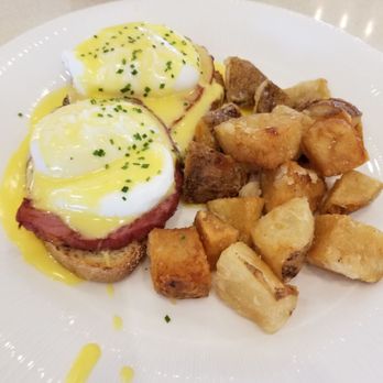 Avenue Kitchen - Traditional benedict - New American Near Me - Glen Mills, Pennsylvania Avenue Kitchen - Traditional benedict - New American Near Me - Glen Mills, Pennsylvania
