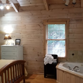 New River Trail Cabins - Cabin 301- Rest Stop - Vacation Rentals Near Me - Galax, Virginia New River Trail Cabins - Cabin 301- Rest Stop - Vacation Rentals Near Me - Galax, Virginia