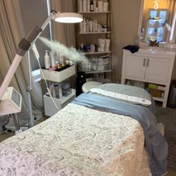 Face Envy Aesthetics - Treatment room