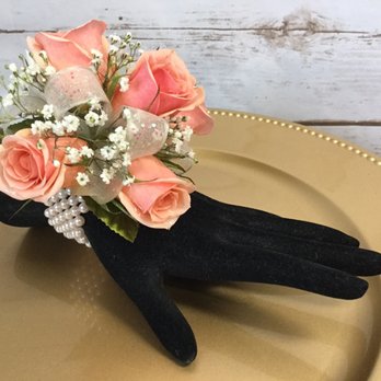 Plattsburgh Flower Market - Wrist Corsage - Florists Near Me - Plattsburgh, New York Plattsburgh Flower Market - Wrist Corsage - Florists Near Me - Plattsburgh, New York
